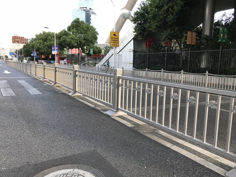 B体育安卓官方下载Bsports官网APP下载入口市政护栏用于上海东方明珠项目